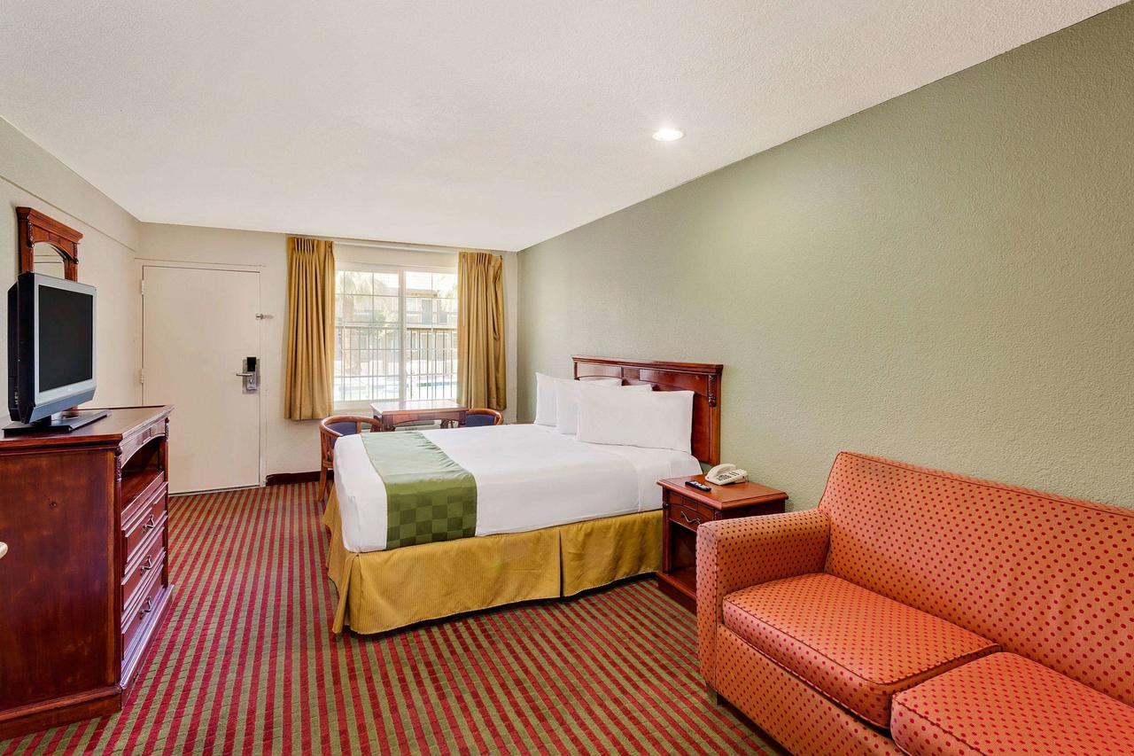 Travelodge By Wyndham El Centro Exterior photo
