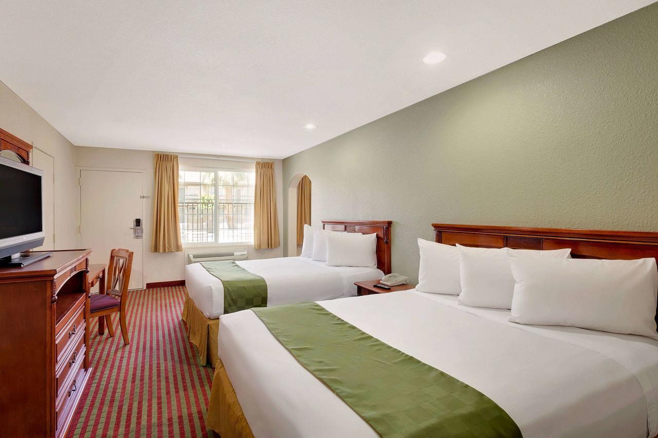 Travelodge By Wyndham El Centro Exterior photo